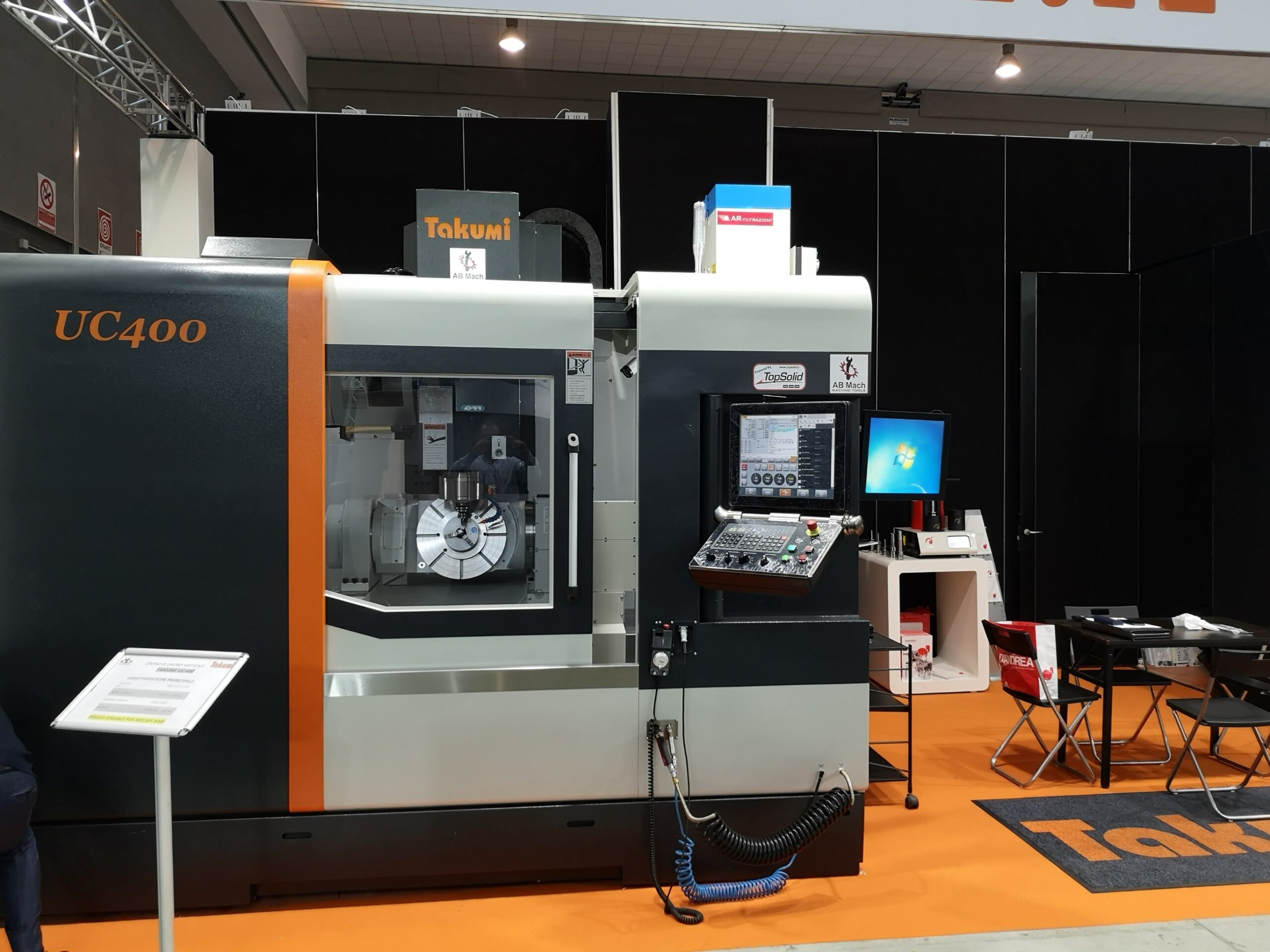 Lavorazione UC400 4 assi + 1 con conversazionale Takumi